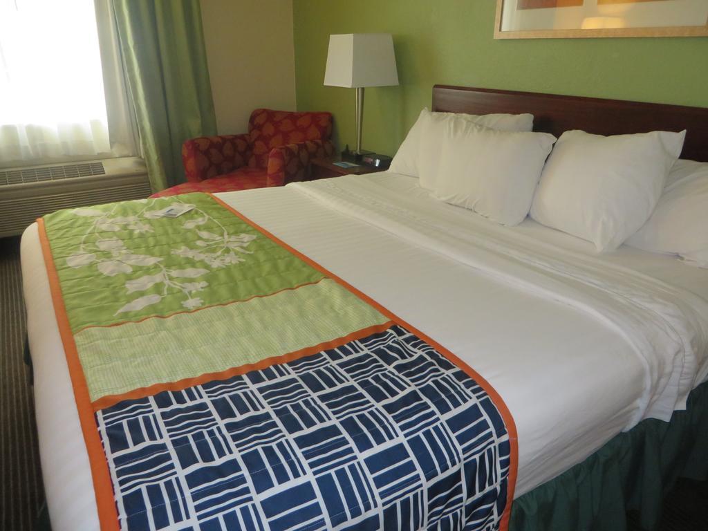 Baymont By Wyndham Jefferson City Rom bilde